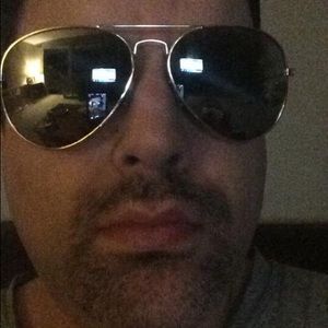 Meet your Posher, Jonathan